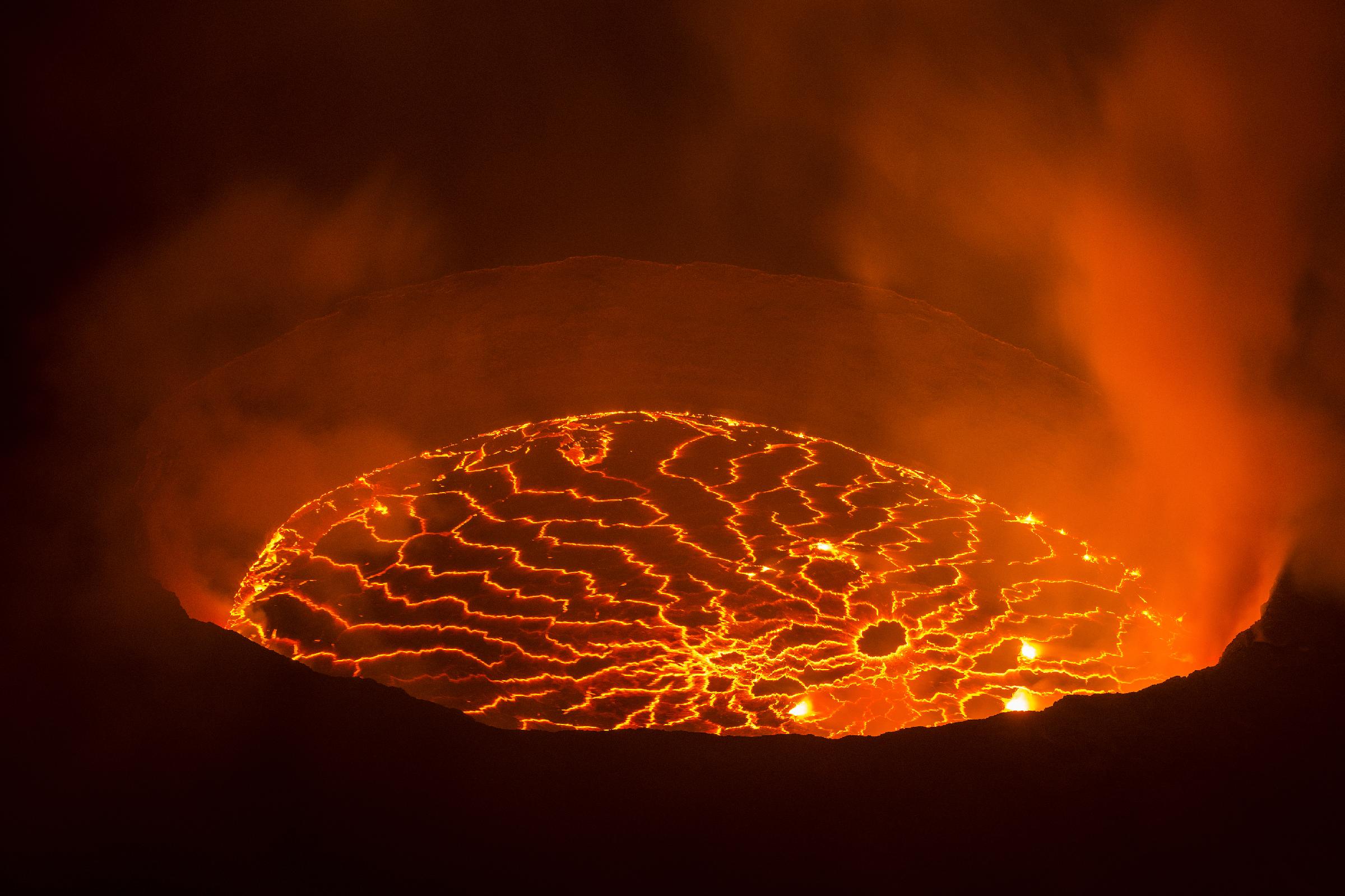 'A müon kölcsönhatásai – a titokzatos új erő keresésétől a vulkánok belsejének vizsgálatáig